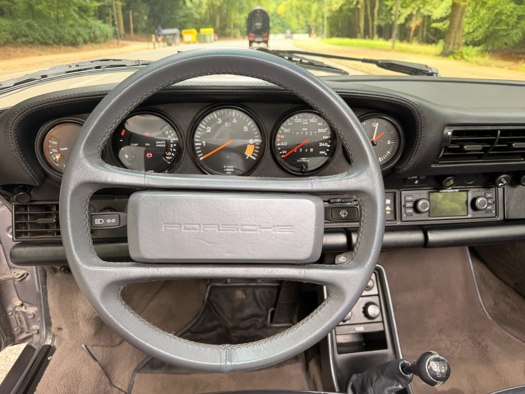 Porsche 911 Carrera 3.2
