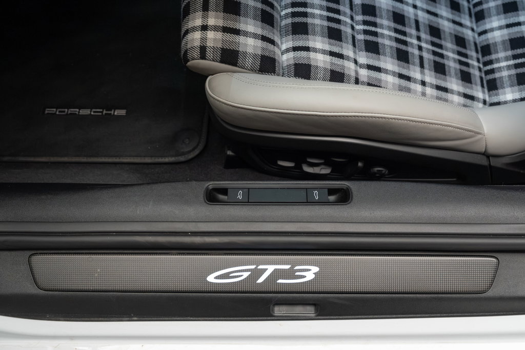 Porsche 992 GT3 Touring