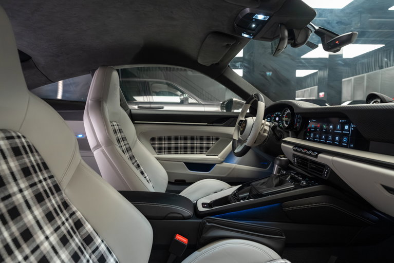 Porsche 992 GT3 Touring