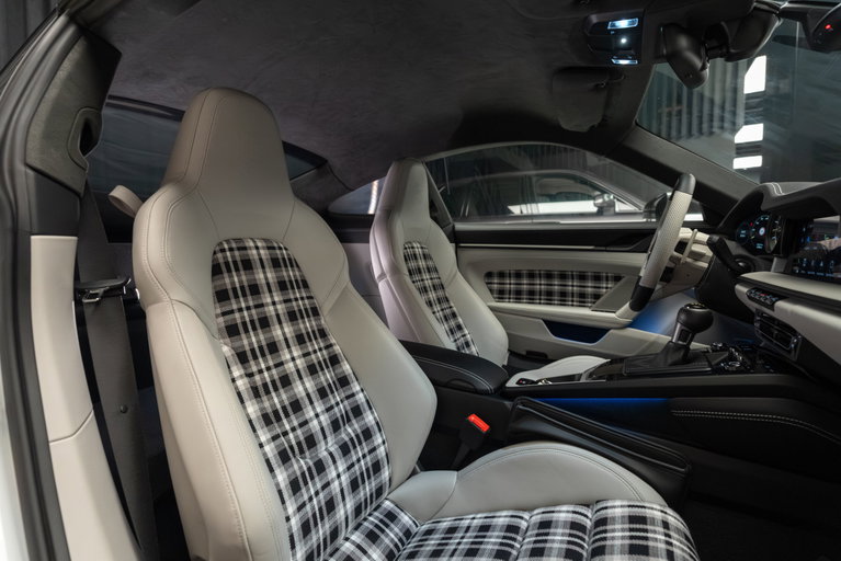Porsche 992 GT3 Touring