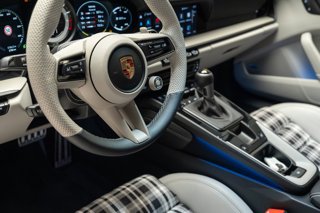 Porsche 992 GT3 Touring