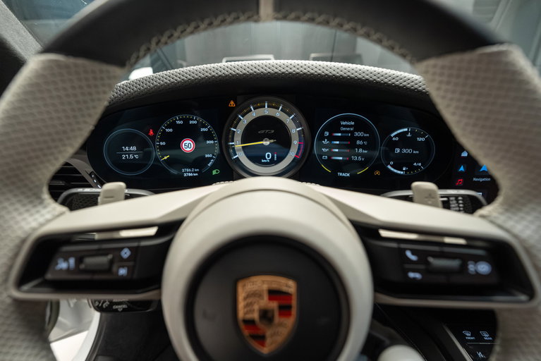 Porsche 992 GT3 Touring