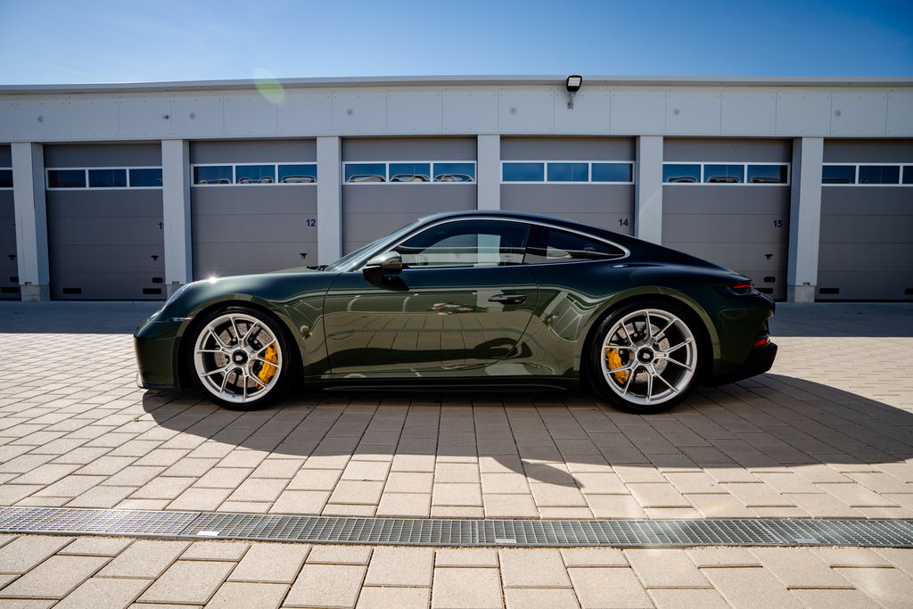 Porsche 992 GT3 Touring