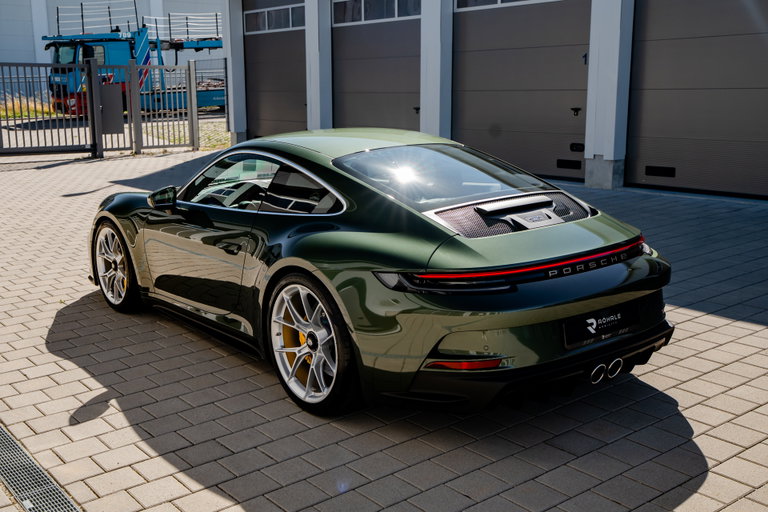Porsche 992 GT3 Touring