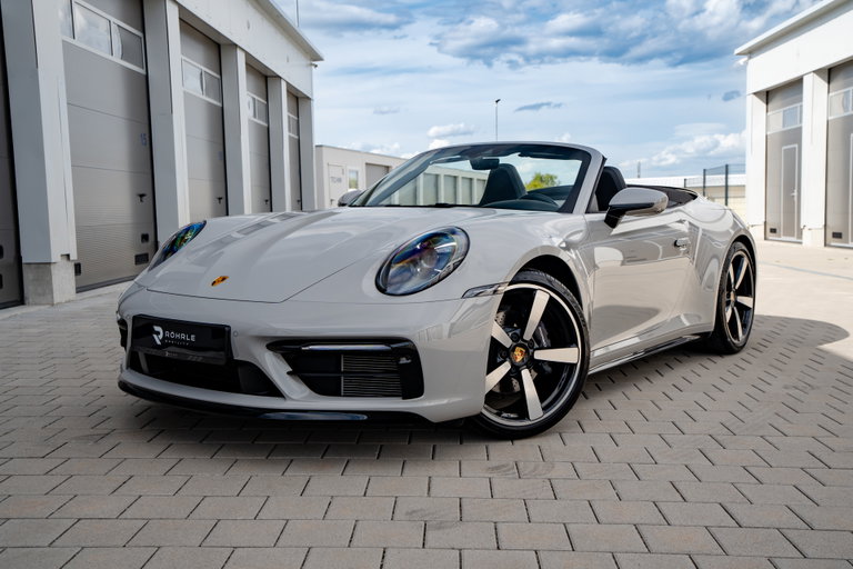 Porsche 992 Carrera 4