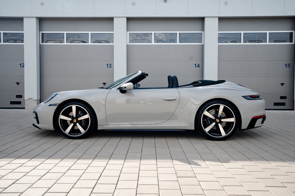 Porsche 992 Carrera 4