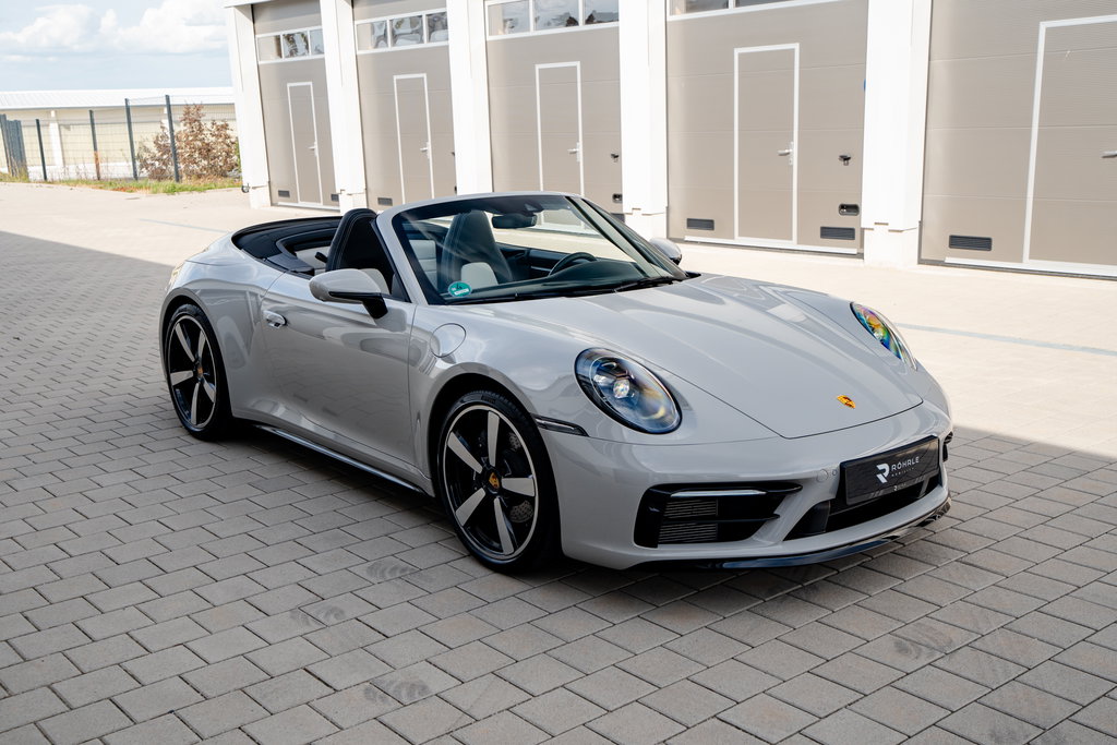 Porsche 992 Carrera 4