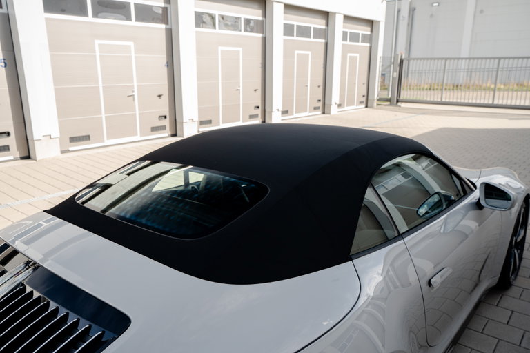 Porsche 992 Carrera 4