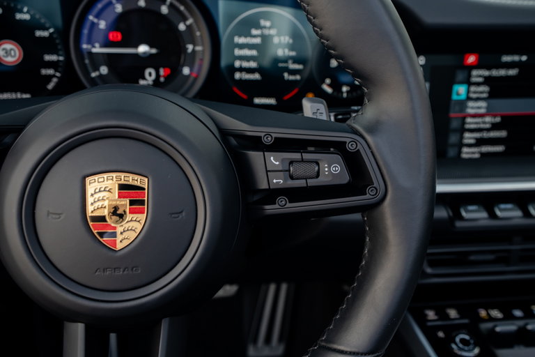 Porsche 992 Carrera 4
