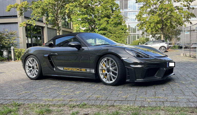 Porsche 718 Spyder RS
