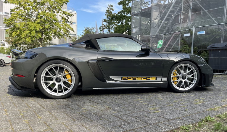 Porsche 718 Spyder RS
