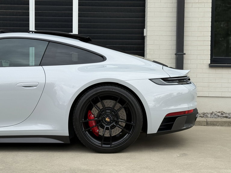 Porsche 992 Carrera GTS