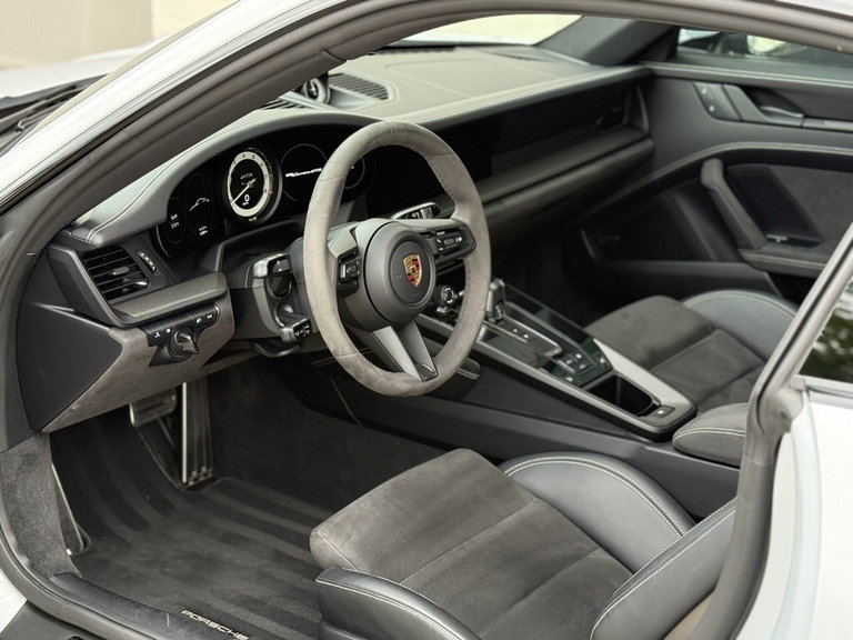 Porsche 992 Carrera GTS