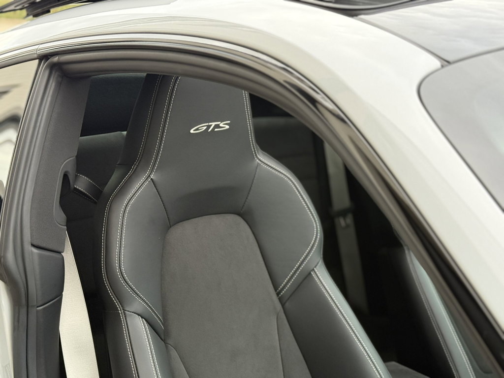 Porsche 992 Carrera GTS