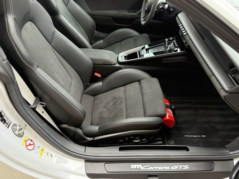 Porsche 992 Carrera GTS