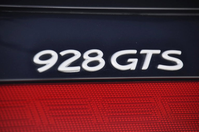 Porsche 928 GTS