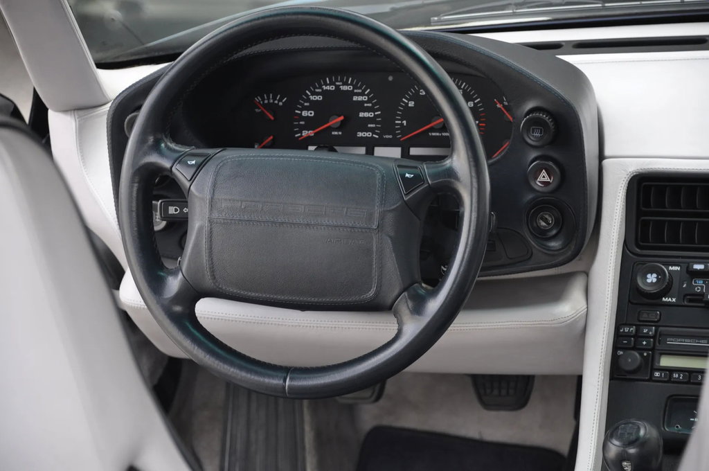 Porsche 928 GTS