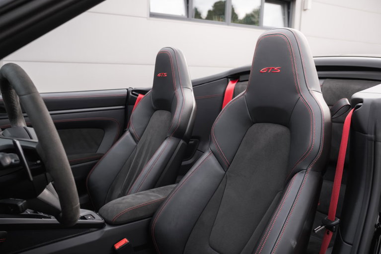 Porsche 992 Carrera GTS