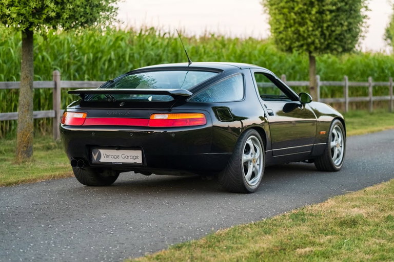 Porsche 928 GTS