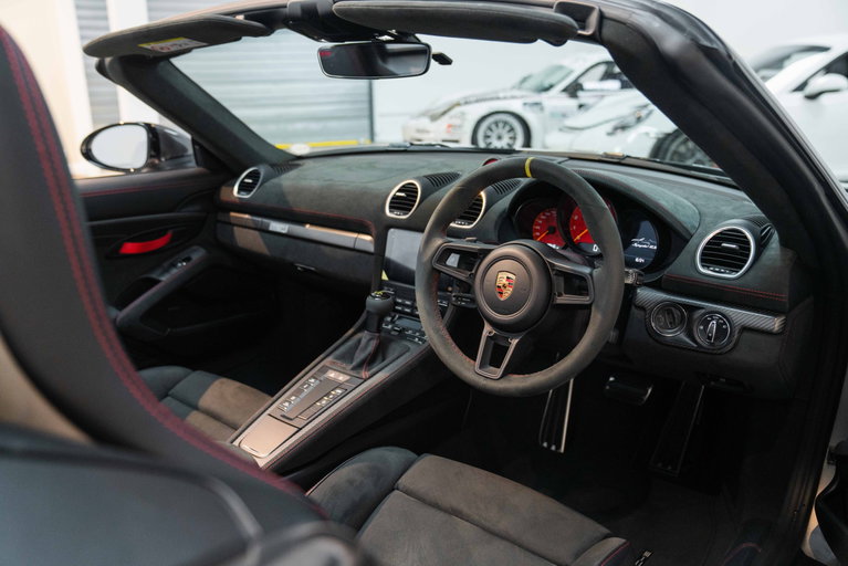Porsche 718 Spyder RS