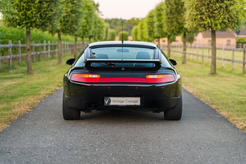 Porsche 928 GTS