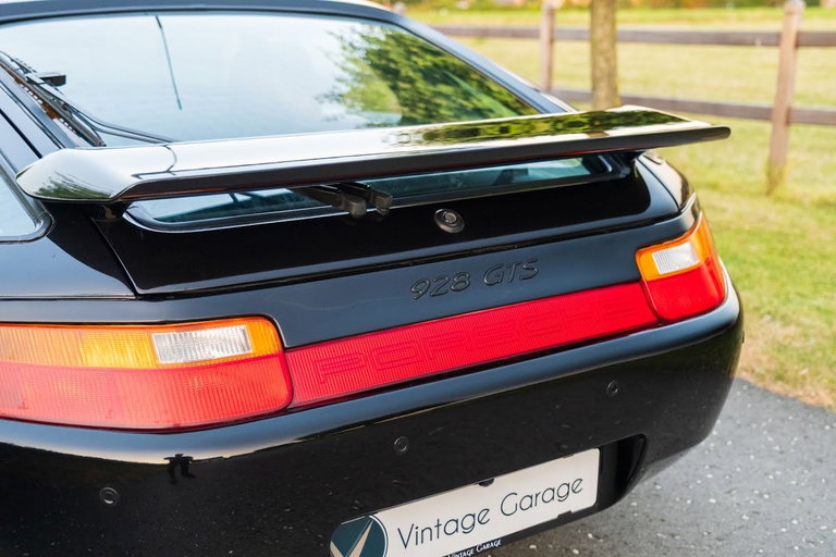 Porsche 928 GTS