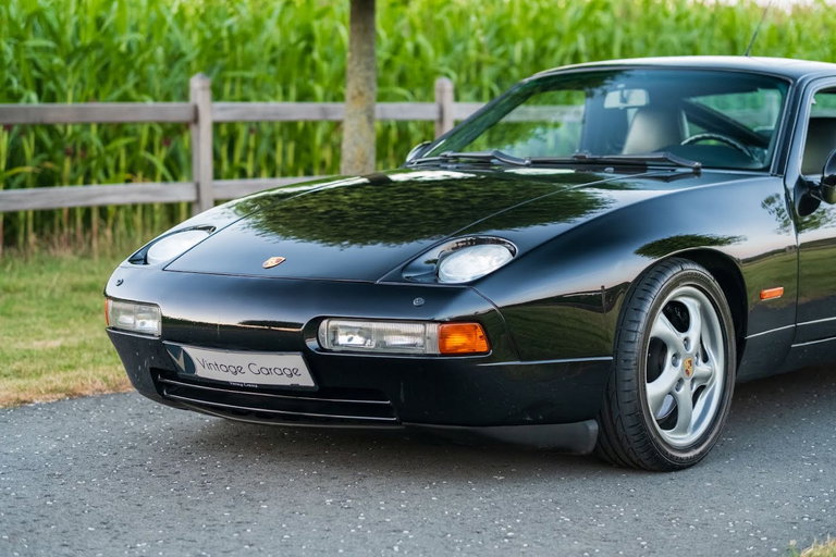 Porsche 928 GTS