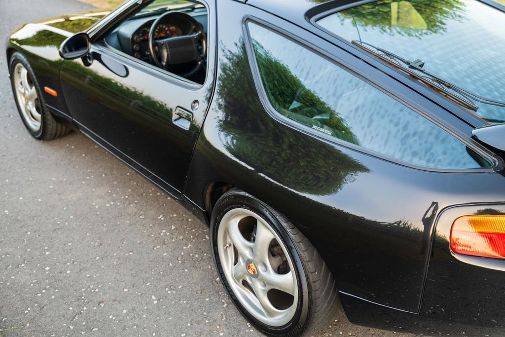 Porsche 928 GTS