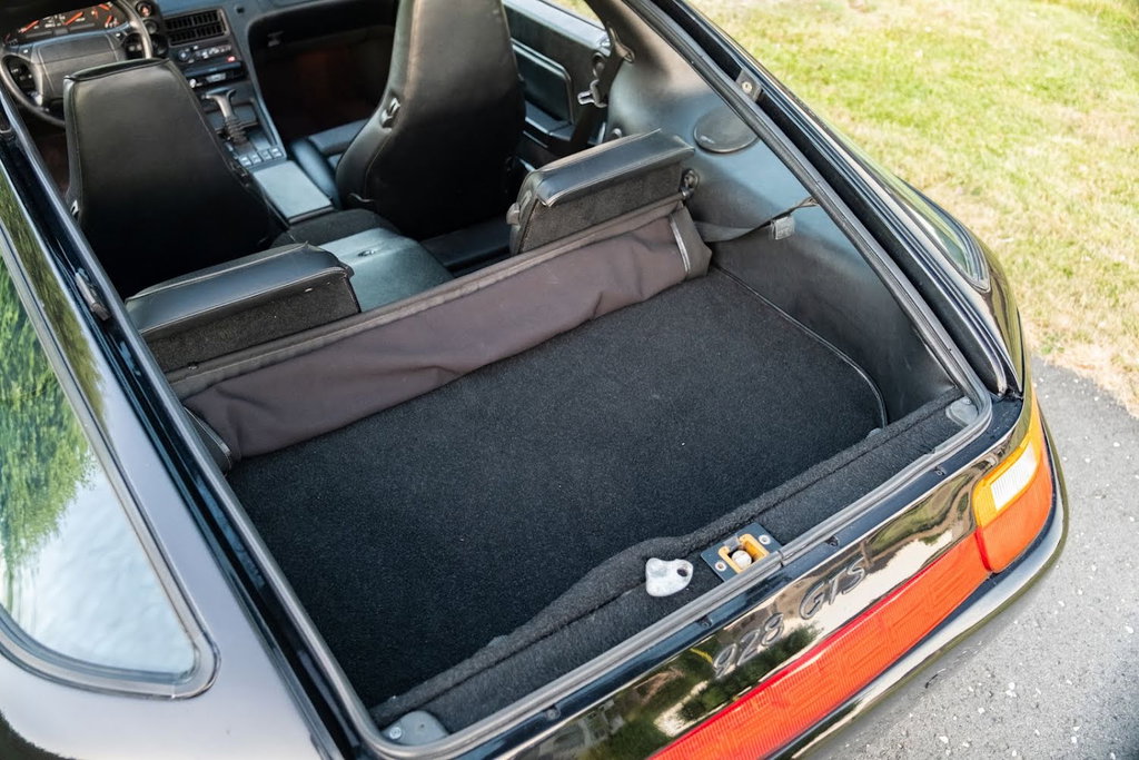 Porsche 928 GTS