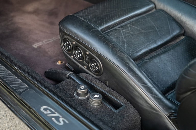 Porsche 928 GTS