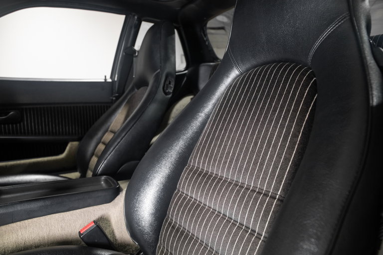 Porsche 944 Coupé