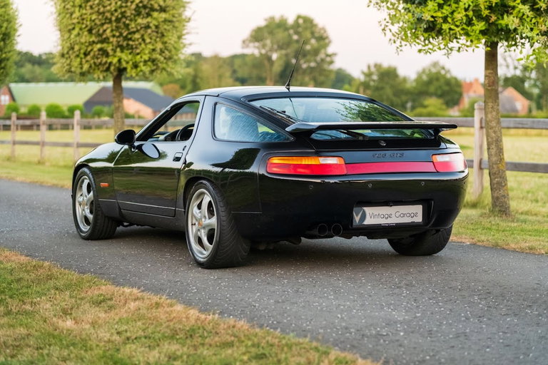 Porsche 928 GTS