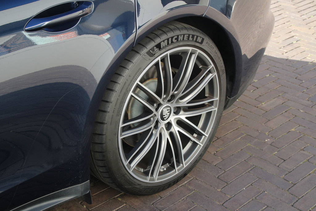 Porsche Panamera 4 E-Hybrid