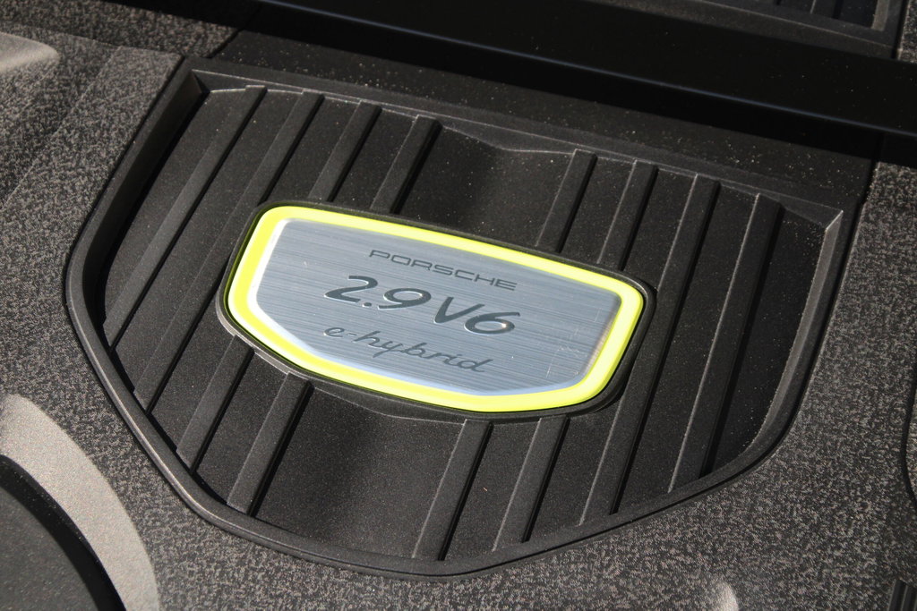 Porsche Panamera 4 E-Hybrid
