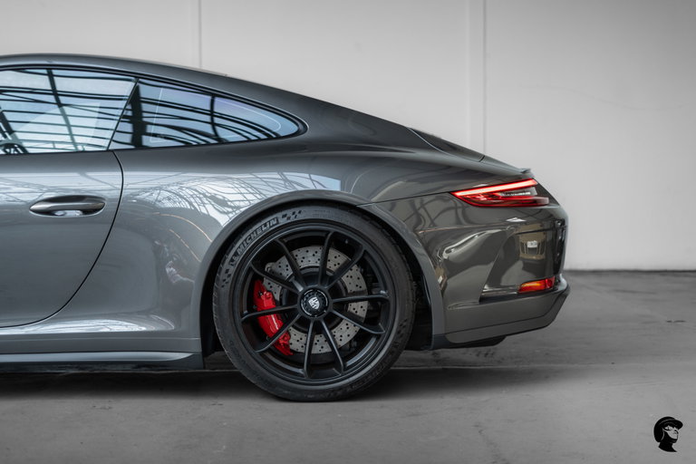 Porsche 991.2 GT3 Touring