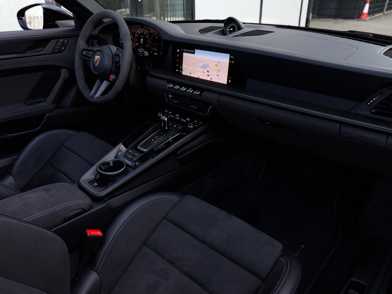 Porsche 992.2 Carrera 4 GTS