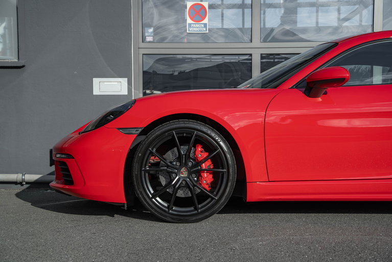 Porsche 718 Cayman S