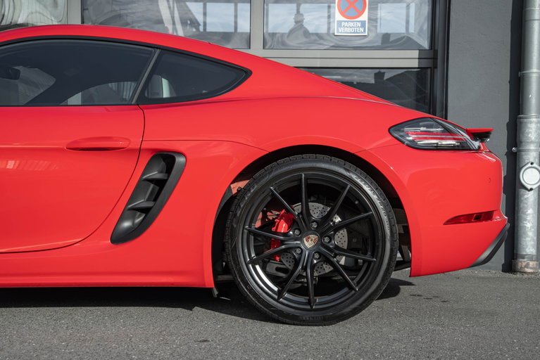 Porsche 718 Cayman S