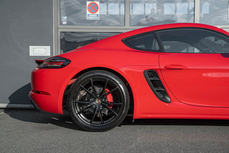 Porsche 718 Cayman S
