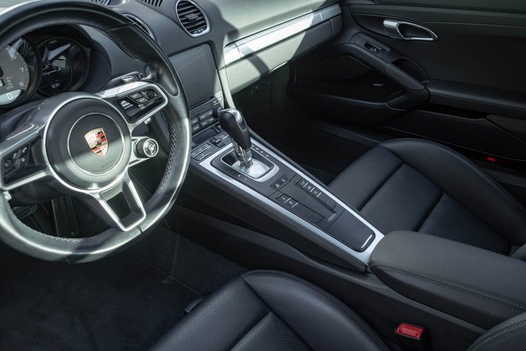 Porsche 718 Cayman S