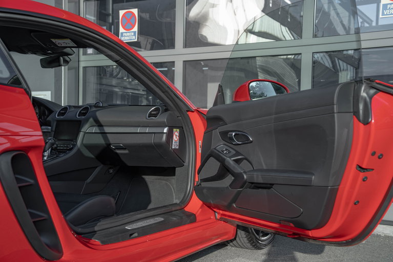 Porsche 718 Cayman S