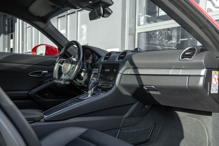 Porsche 718 Cayman S