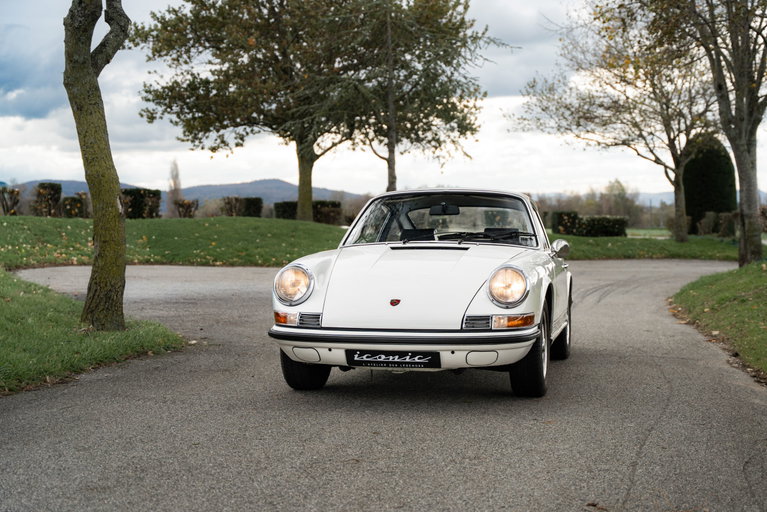 Porsche 911 E