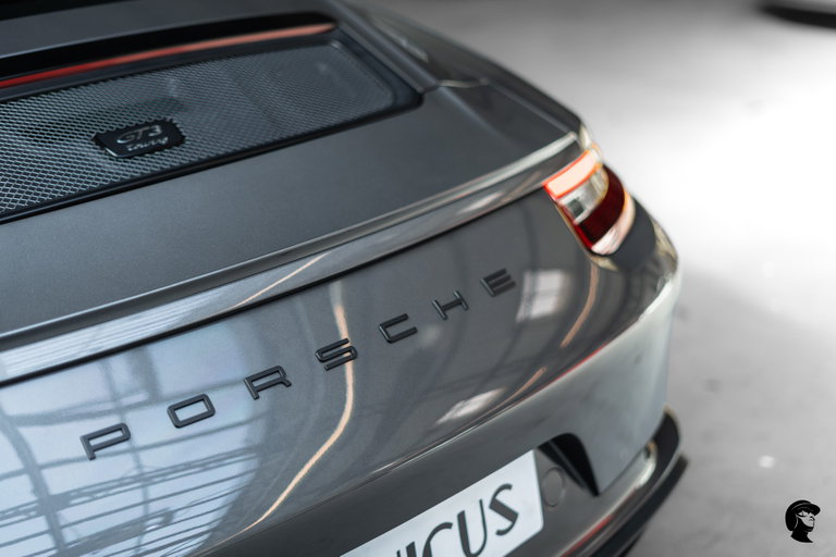 Porsche 991.2 GT3 Touring