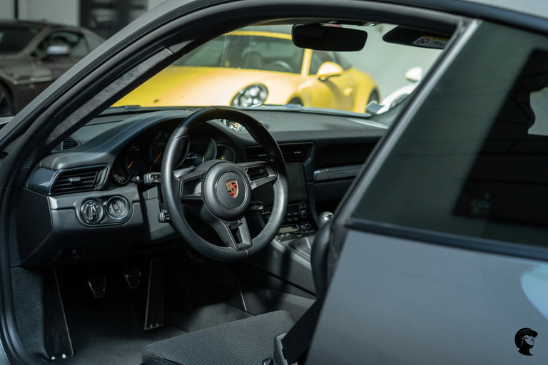 Porsche 991.2 GT3 Touring