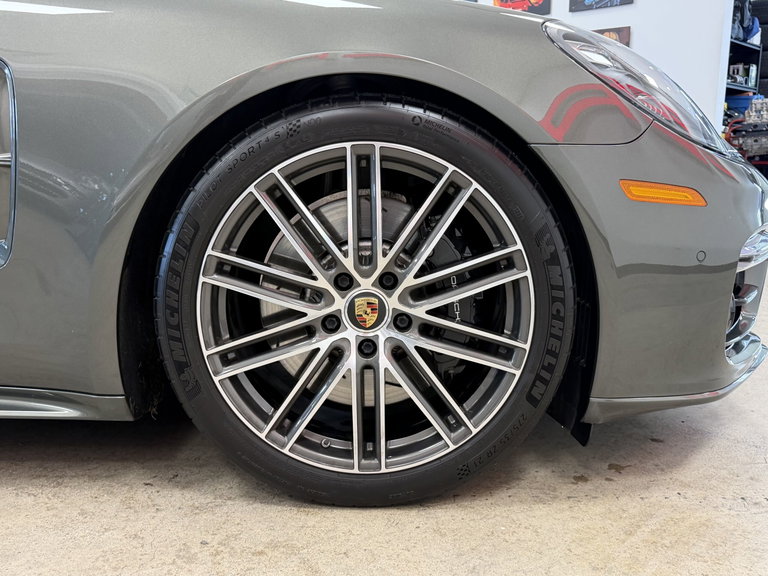 Porsche Panamera GTS