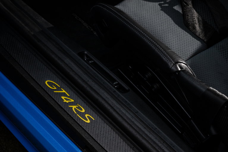 Porsche 718 Cayman GT4 RS