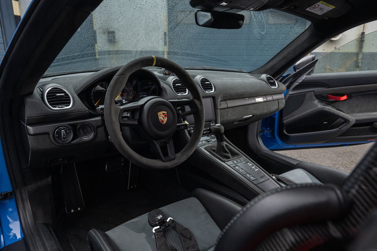 Porsche 718 Cayman GT4 RS