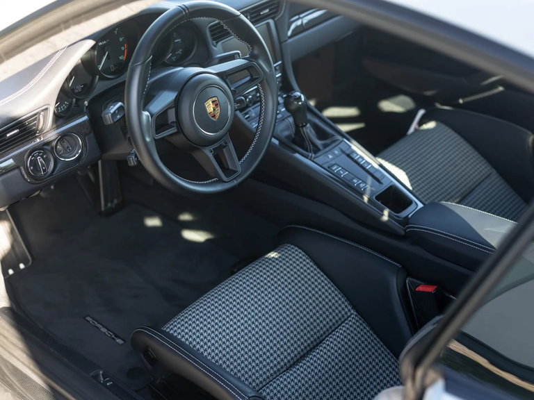 Porsche 911 R