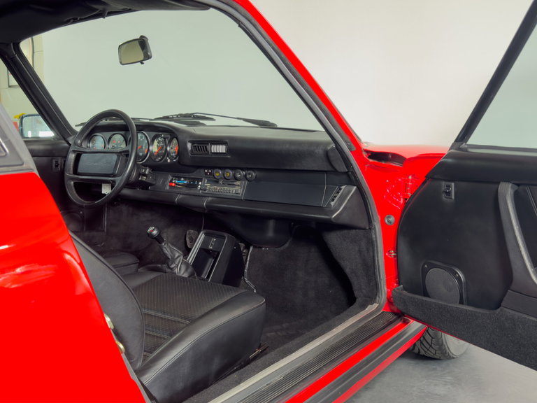 Porsche 911 Carrera 3.2
